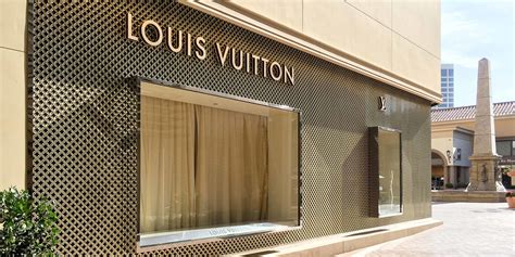 fashion island louis vuitton